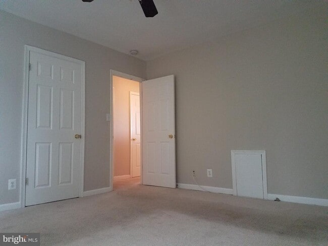 Building Photo - 2500 Markham Ln