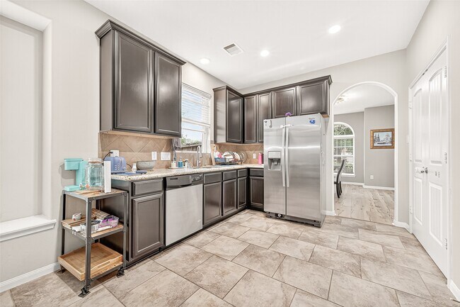 Building Photo - 20702 Sommerset Branch Ct