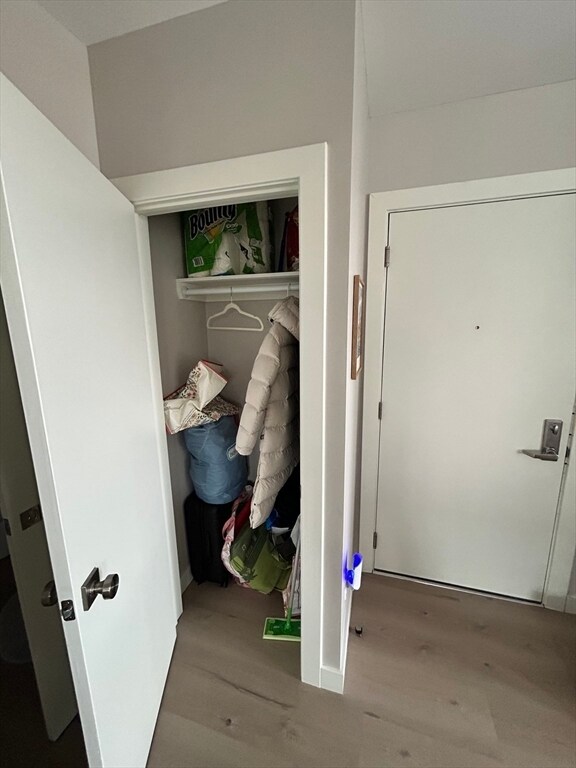 Building Photo - 400 W Broadway