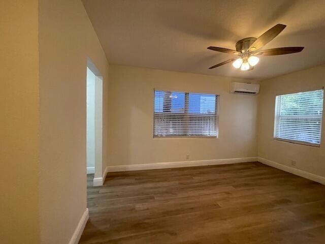 Building Photo - 304 N Tamarind Ave