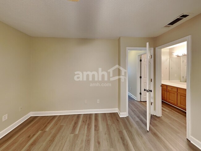 Building Photo - 1815 Bernice Dr