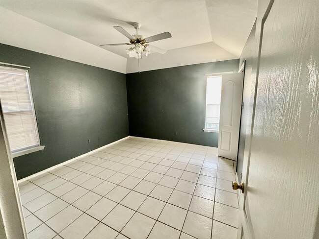 Building Photo - 3411 Morelos Dr