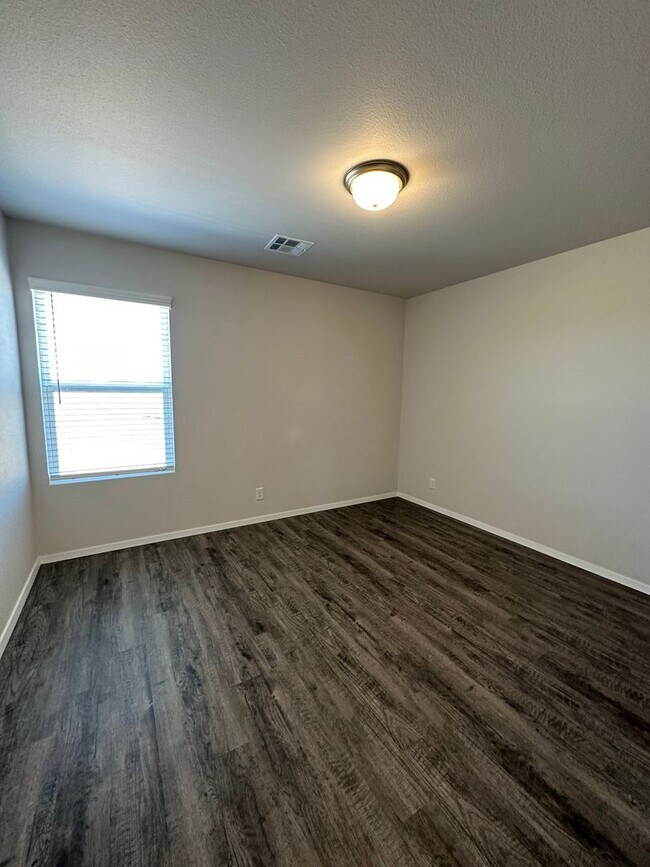 Building Photo - *Pre-leasing* Four Bedroom | Two Bath Home...