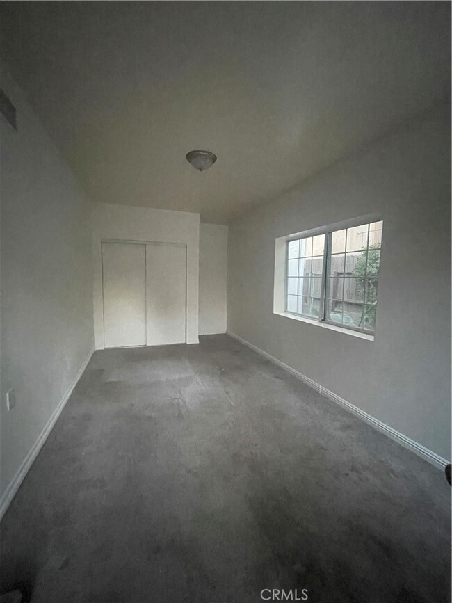 Building Photo - 5016 Kester Ave