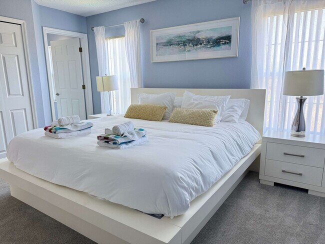 Building Photo - 4735 Vero Beach Pl