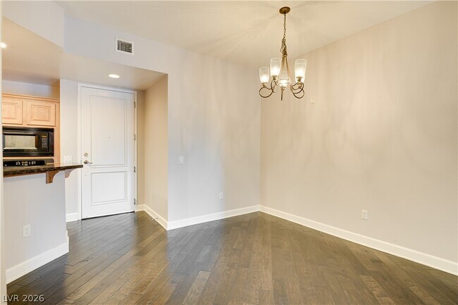 Building Photo - 91 E Agate Ave