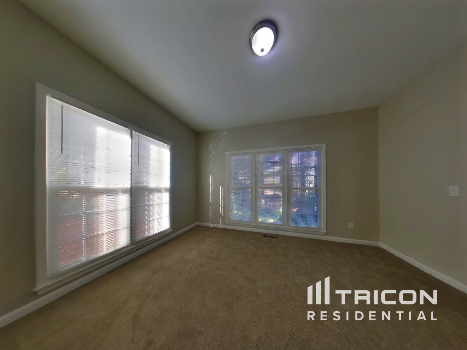 Building Photo - 1210 Scandrett Overlook NW