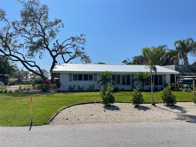 Building Photo - 1833 Pandora Dr