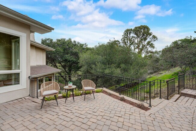 Building Photo - 140 Emerald Estates Ct