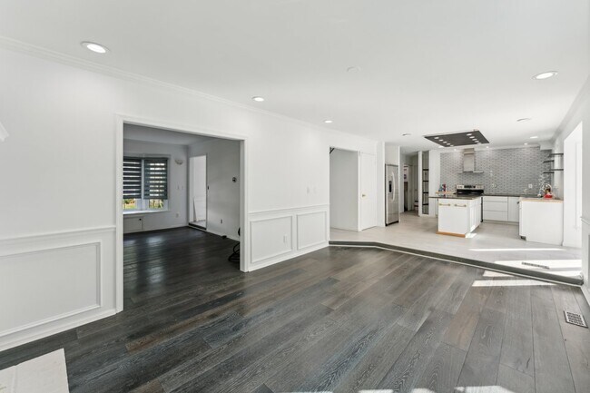 Building Photo - Charming 4 bedroom 3 bathroomSingle-Family Home for Rent! Discover your dream home with this stun...