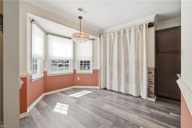 Building Photo - 1328 Mill Lake Quarter