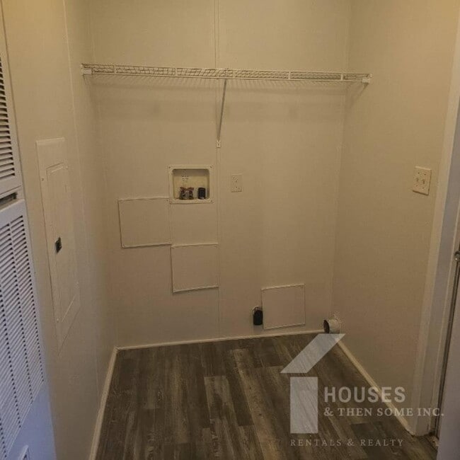 Building Photo - 224 Double Bridge Rd