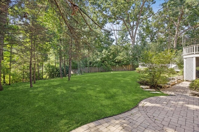Building Photo - 9336 Falling Waters Dr W