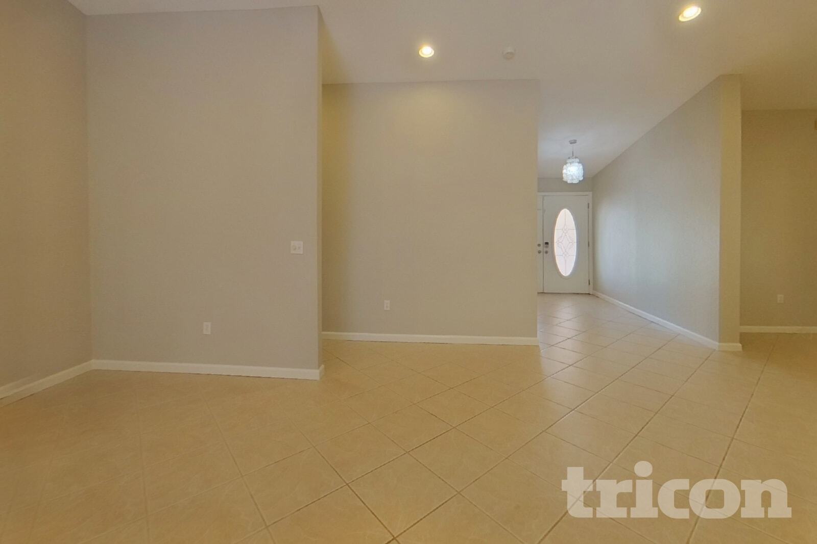 Building Photo - 14980 Crown Dr