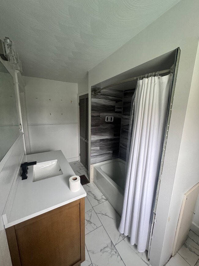 Building Photo - 5017 Highland Park Ave