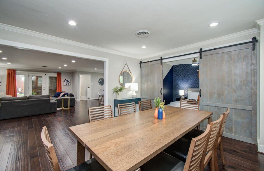 Building Photo - 4749 Benning Dr