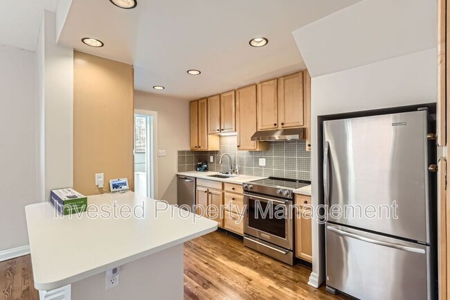 Building Photo - 525 Gilpin St