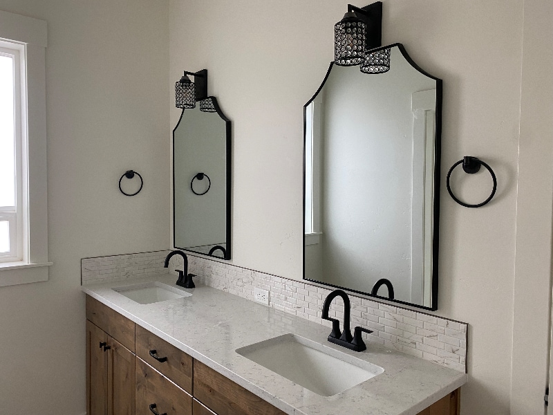 Building Photo - 15550 Riverside Rd