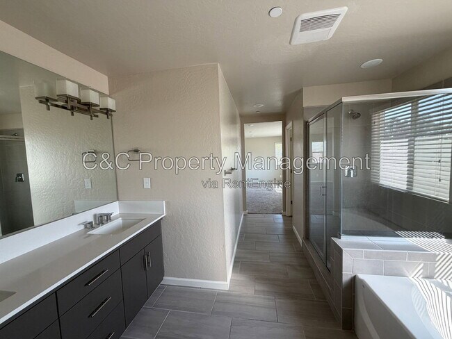 Building Photo - 3335 Las Rosas Ave