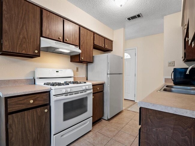 Building Photo - 3513 Westchester Ave