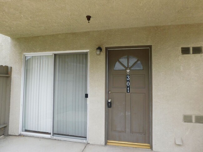 Interior Photo - 4th8021