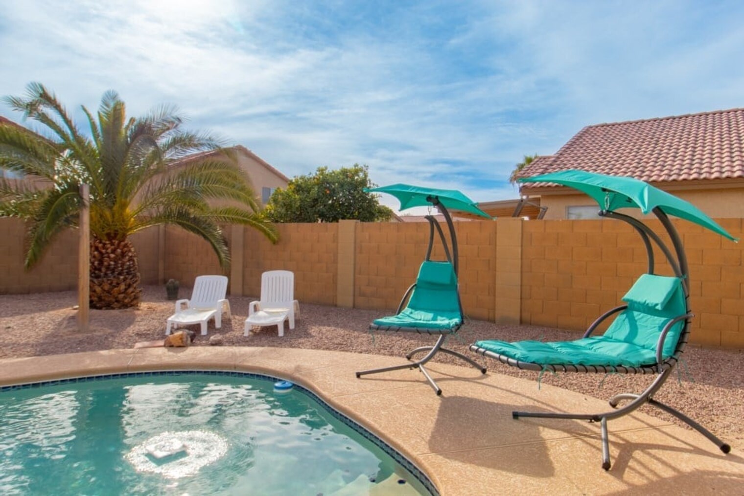 Building Photo - 1387 E 10th Pl