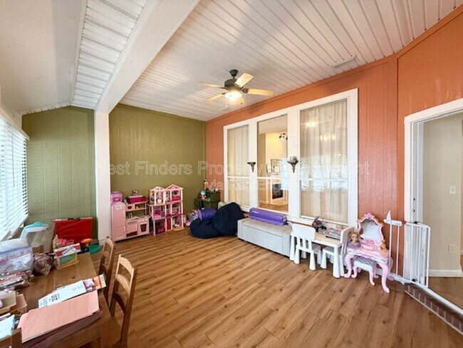 Building Photo - 304 W Betony Branch Way