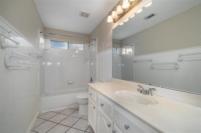 Building Photo - 8228 Novaro Dr