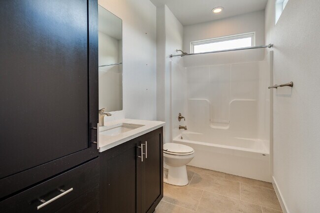 Building Photo - "Classy 3-Bed Oasis with Granite Touches &...