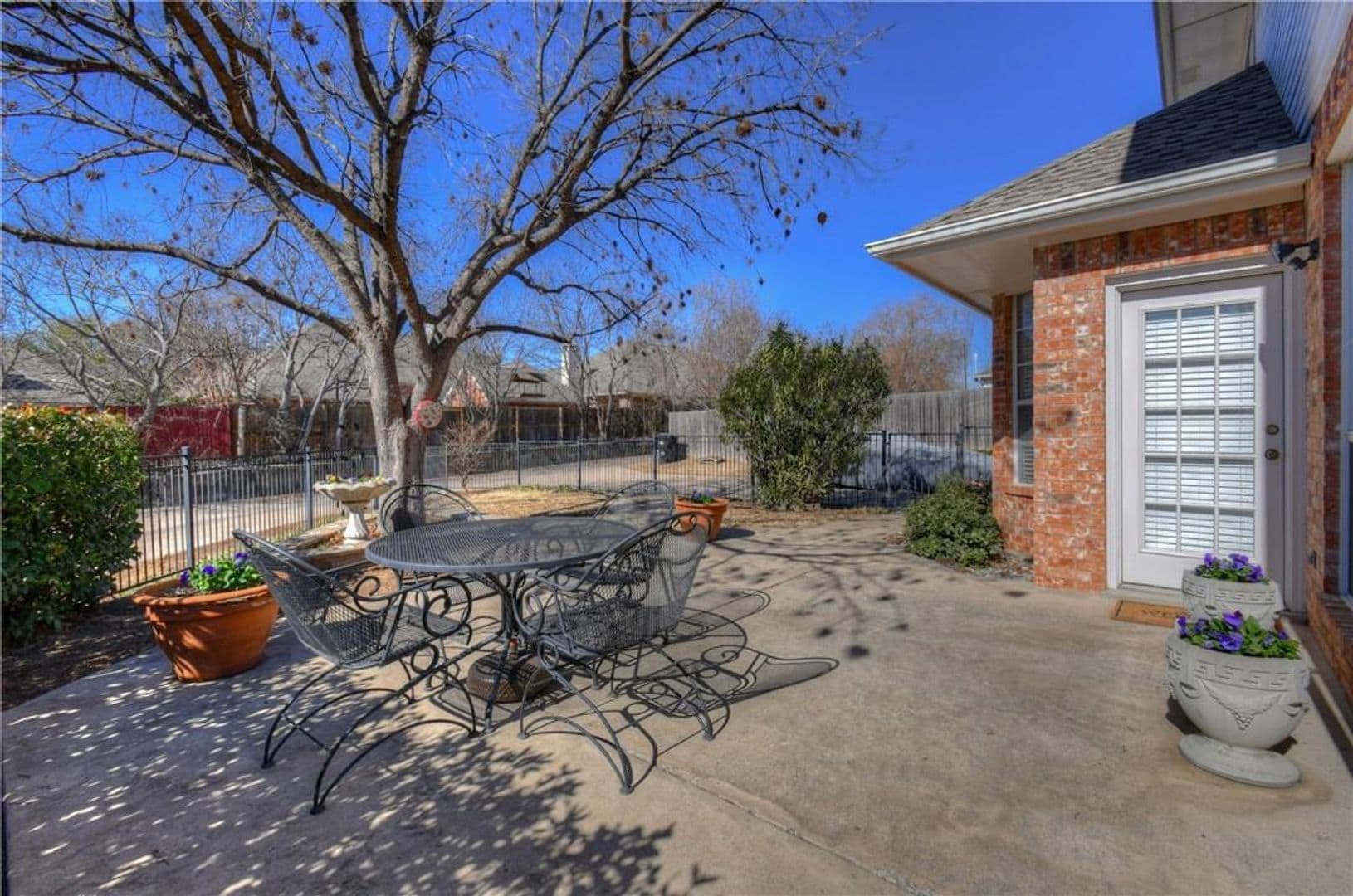 Building Photo - 8435 Creekside Cir