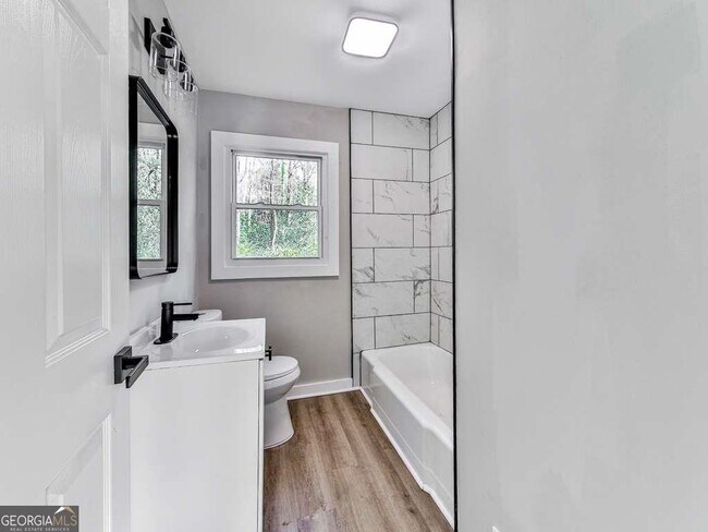 Building Photo - 5205 Silhouette Ln SW