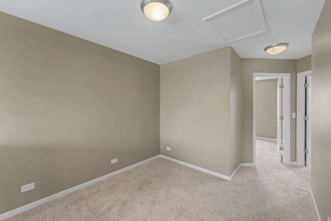 Building Photo - 1475 Sedgewood Ct