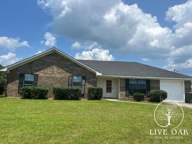 Building Photo - MOVE IN SPECIAL: $500 OFF 1ST FULL MONTH'S RENT!**