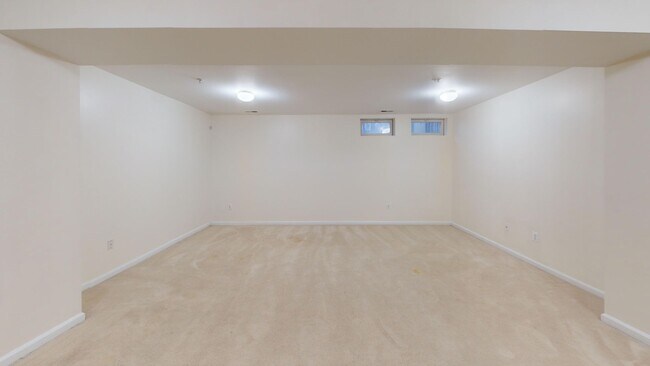 Building Photo - Spacious Family Three Bedroom Townhouse in Damascus! Pets Welcomed & Parking Included!