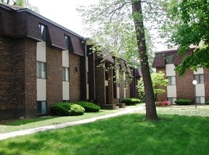 Cambridge Woods - Cambridge Woods & Briar Cliff Woods