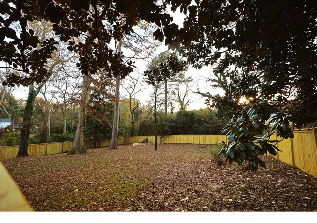 Building Photo - 1981 Brannen Rd SE