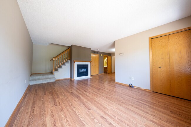 Building Photo - 5445 Orleans Ln N