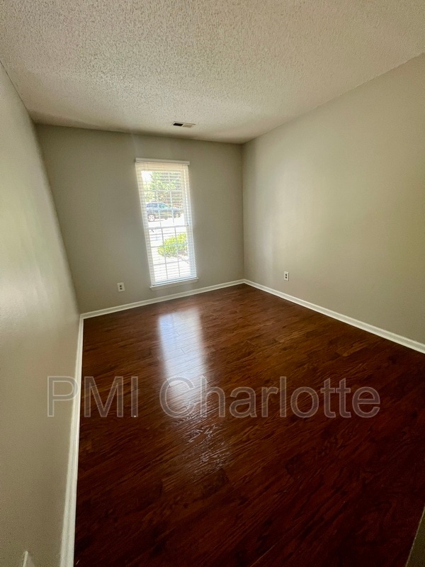 Building Photo - 10504 Grassy Plain Ct