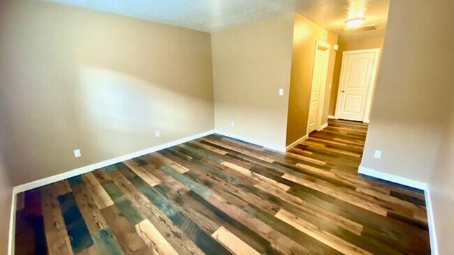 Building Photo - 3 Bed (+ bonus room) 2 Bath Home in Meridi...