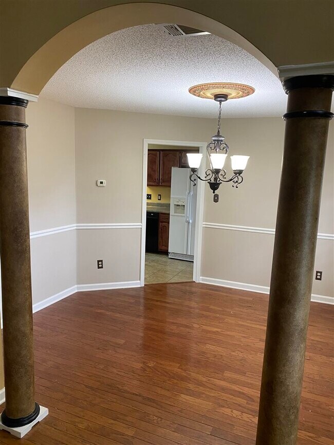 Building Photo - 9730 Lakeland Hills Cove