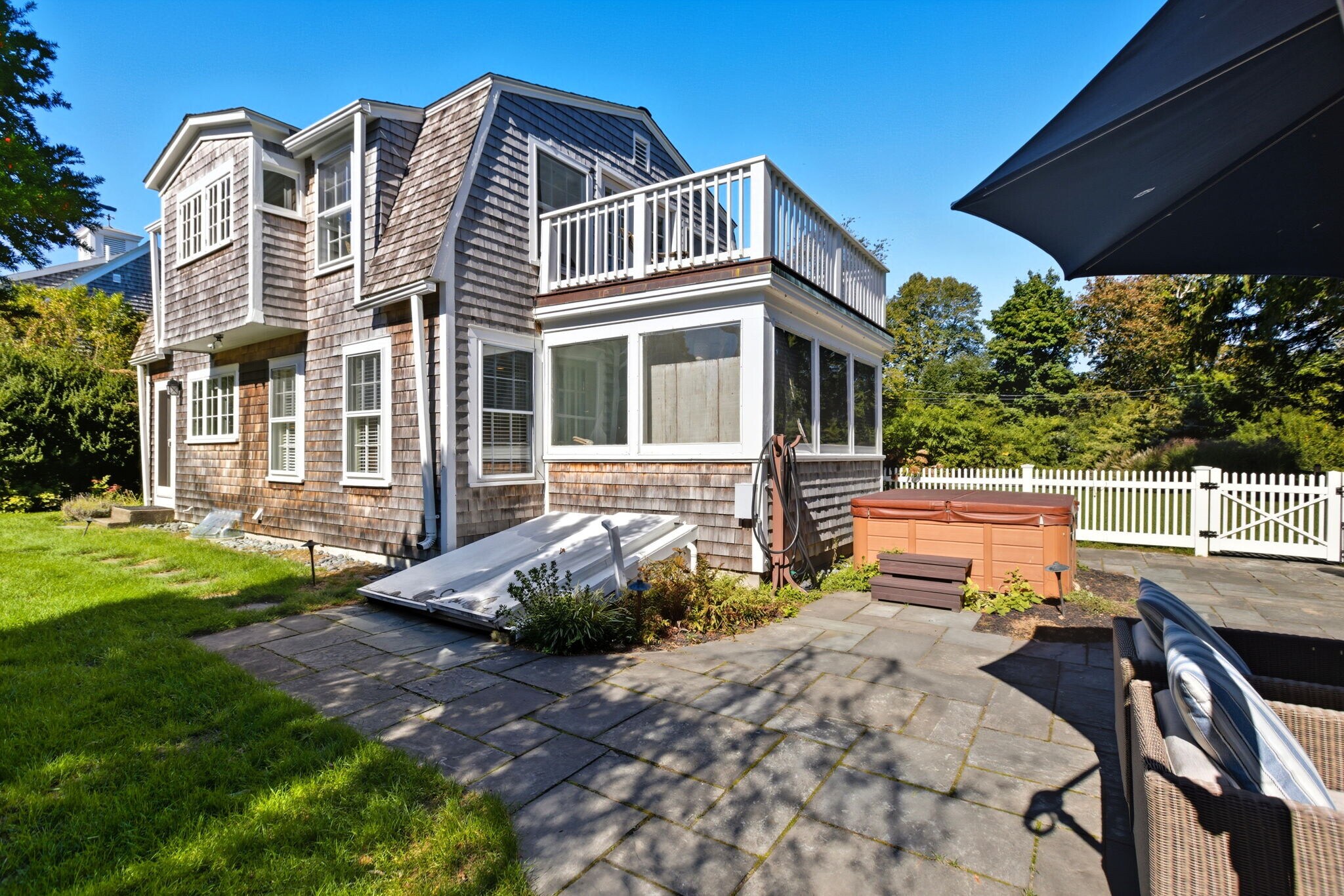 Building Photo - 11 Friendship Ln