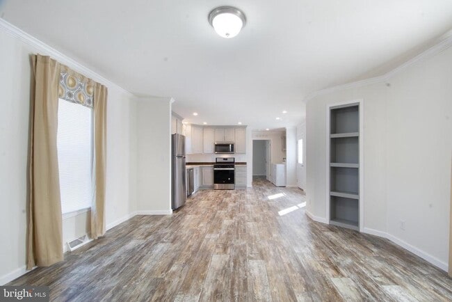 Building Photo - 17 Loxley Ln