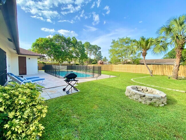 Building Photo - 480 Azure Ave