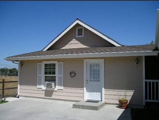 Building Photo - Charming 1bd/1bath home in Templeton