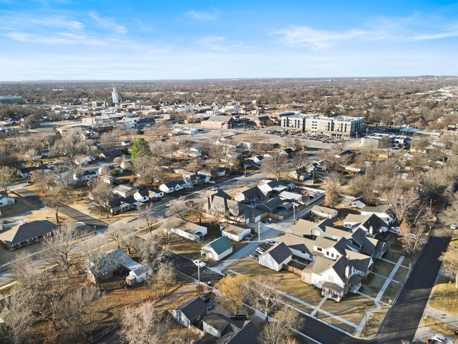 Building Photo - Luxury Rental in the Heart of the Rose District