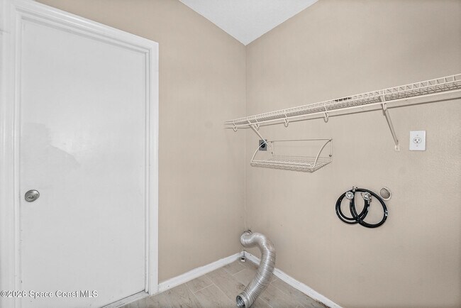 Building Photo - 2467 Deercroft Dr
