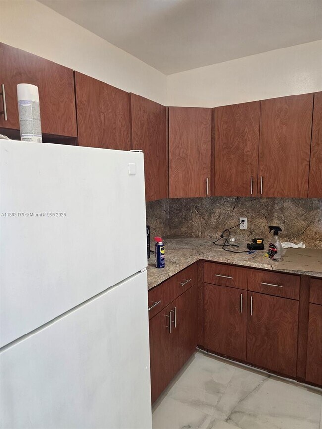 Building Photo - 210 NW 69th St