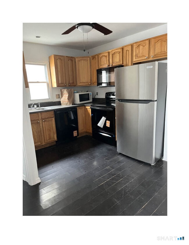 Building Photo - 1391 Park Ave