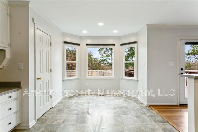 Building Photo - 141 Pine Creek Dr