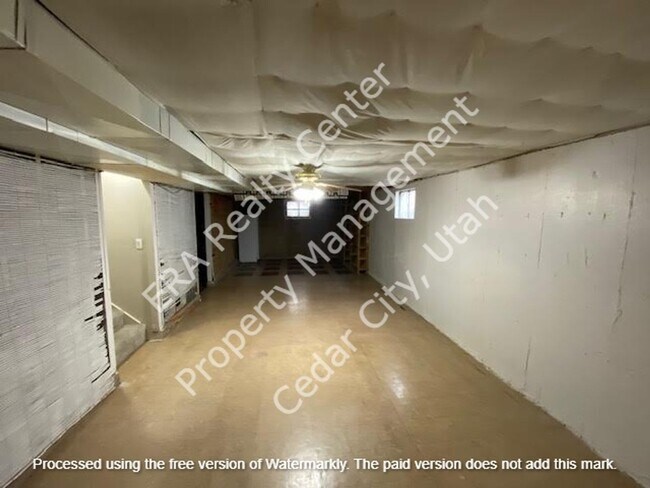 Building Photo - 394 S 500 W
